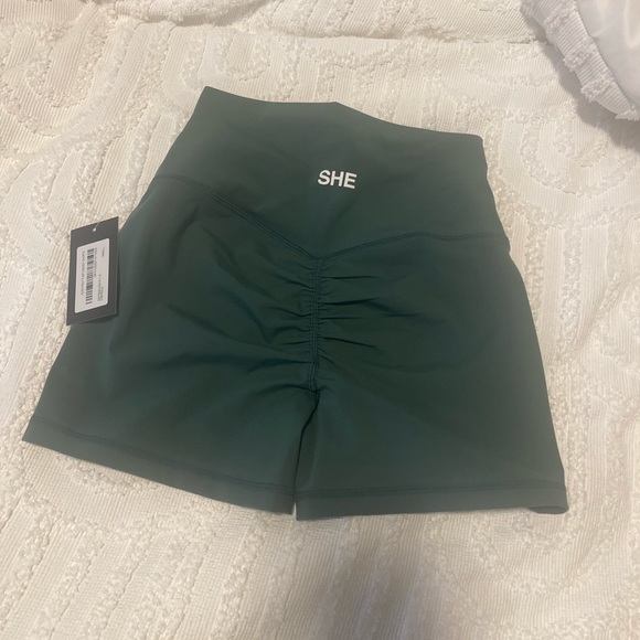 NWT Darc Sport Quad Pump Shorts in Emerald - Picture 3 of 3